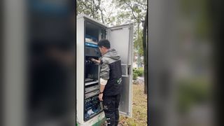 Phải làm gì nếu ánh sáng sân khấu bị hỏng?